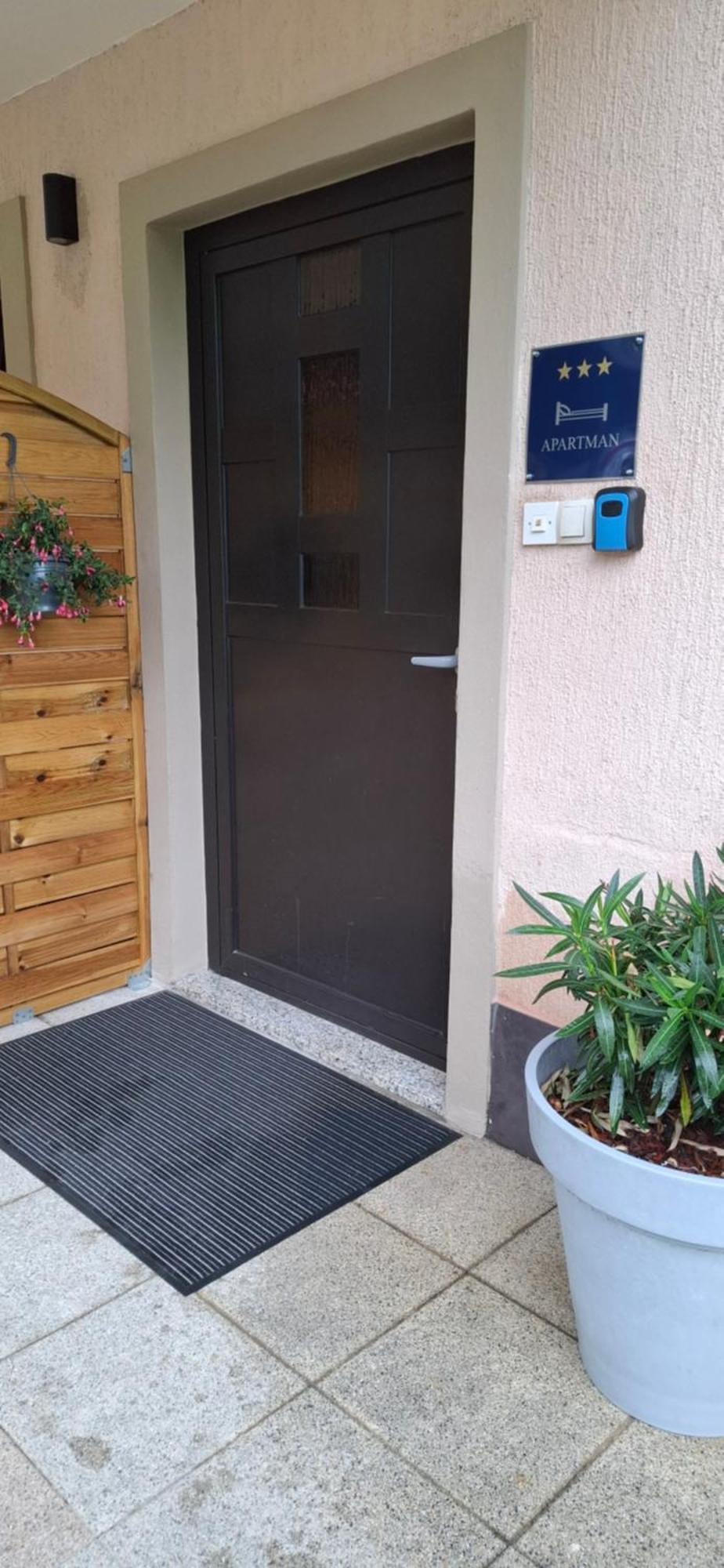 Apartman Folka Free Parking Zagreb Buitenkant foto